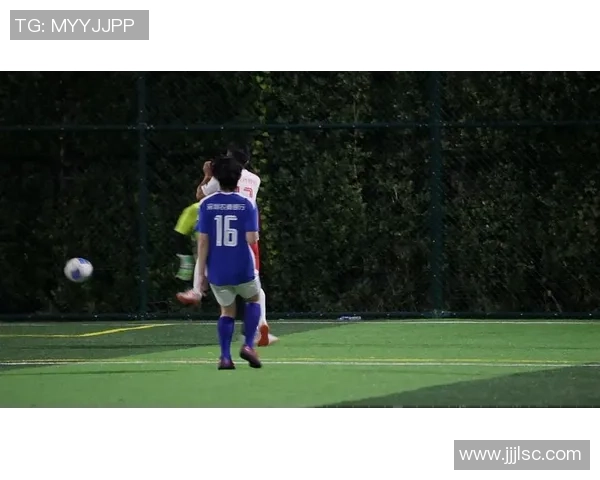 最新足球球星精彩视频集锦 盘点当红球员惊艳表现与赛场瞬间